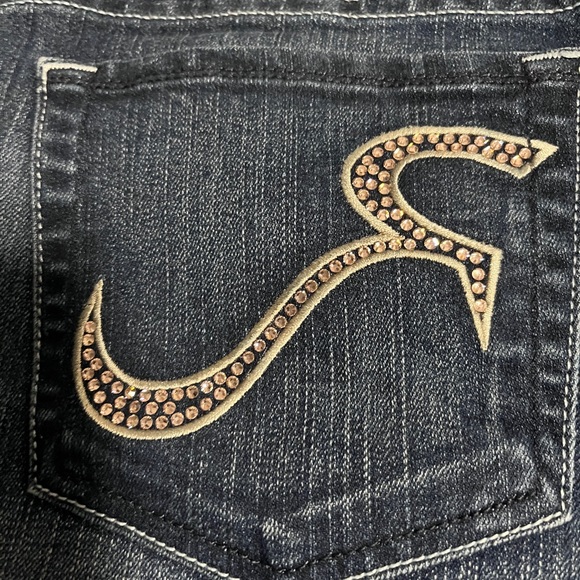 Rock & Republic medium wash small Swarovski embellished pockets - Picture 4 of 8